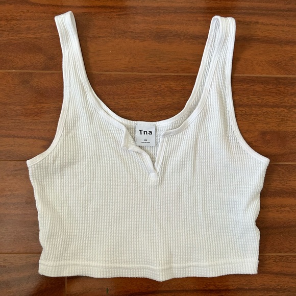 Aritzia TNA Thermal Tank - Picture 2 of 2